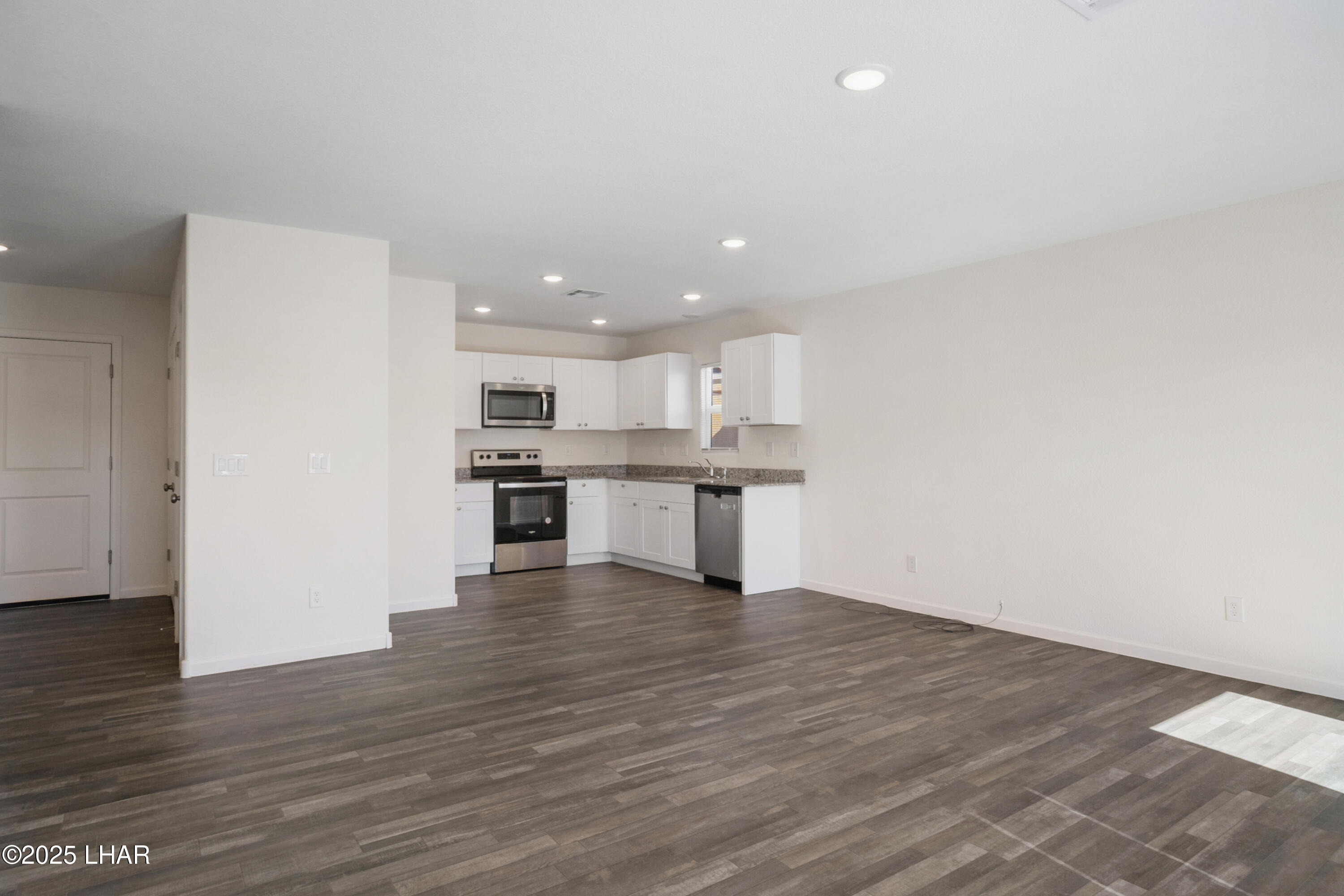 2398 Granite Road Bullhead City, AZ 86442 - Photo 6 of 35 NK206238