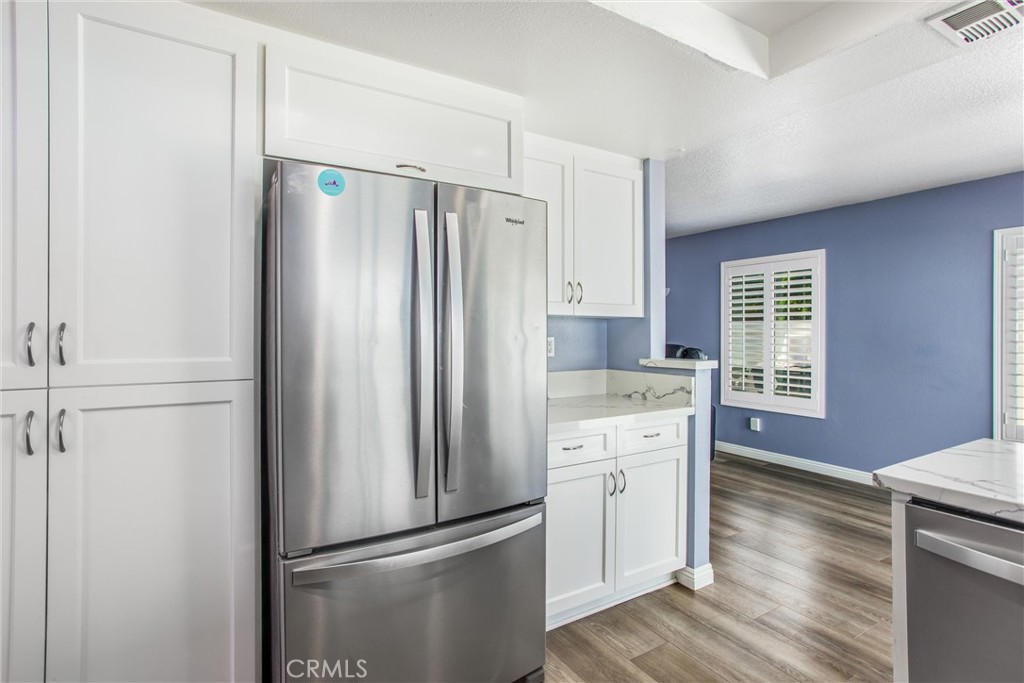 31110 Nice Mentone, CA 92359 - Photo 13 of 41