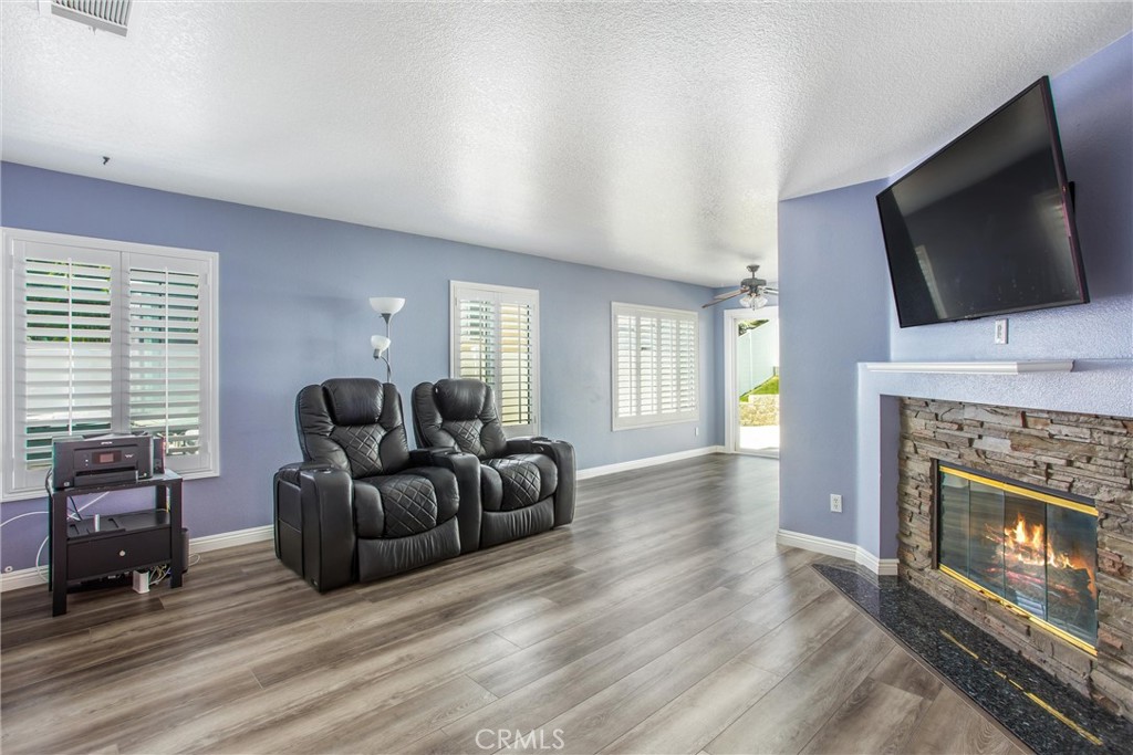 31110 Nice Mentone, CA 92359 - Photo 17 of 41