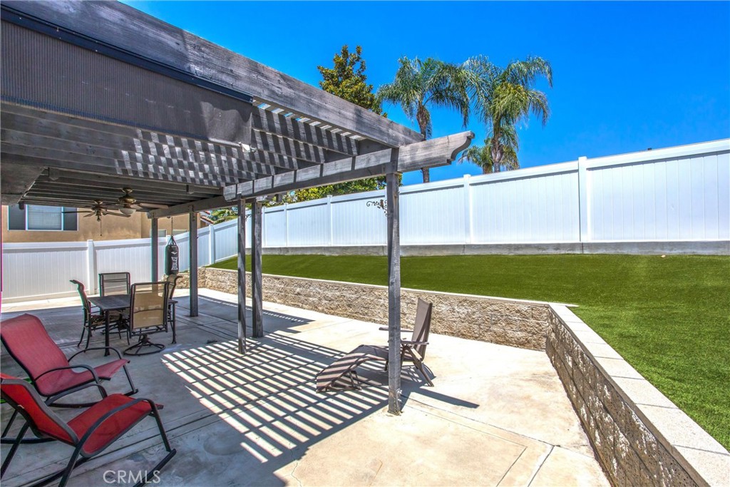 31110 Nice Mentone, CA 92359 - Photo 30 of 41