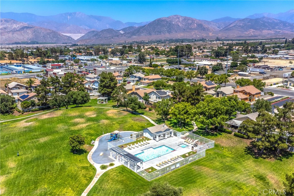 31110 Nice Mentone, CA 92359 - Photo 37 of 41