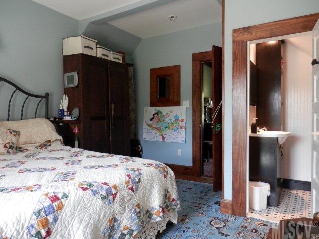 403 Perkins Road Southeast Valdese, NC 28690 - Photo 6 of 25 Gallery Image 6
