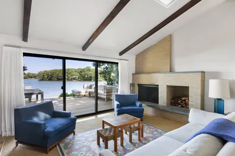 33 Bluff Point Road, Sag Harbor, NY 11963