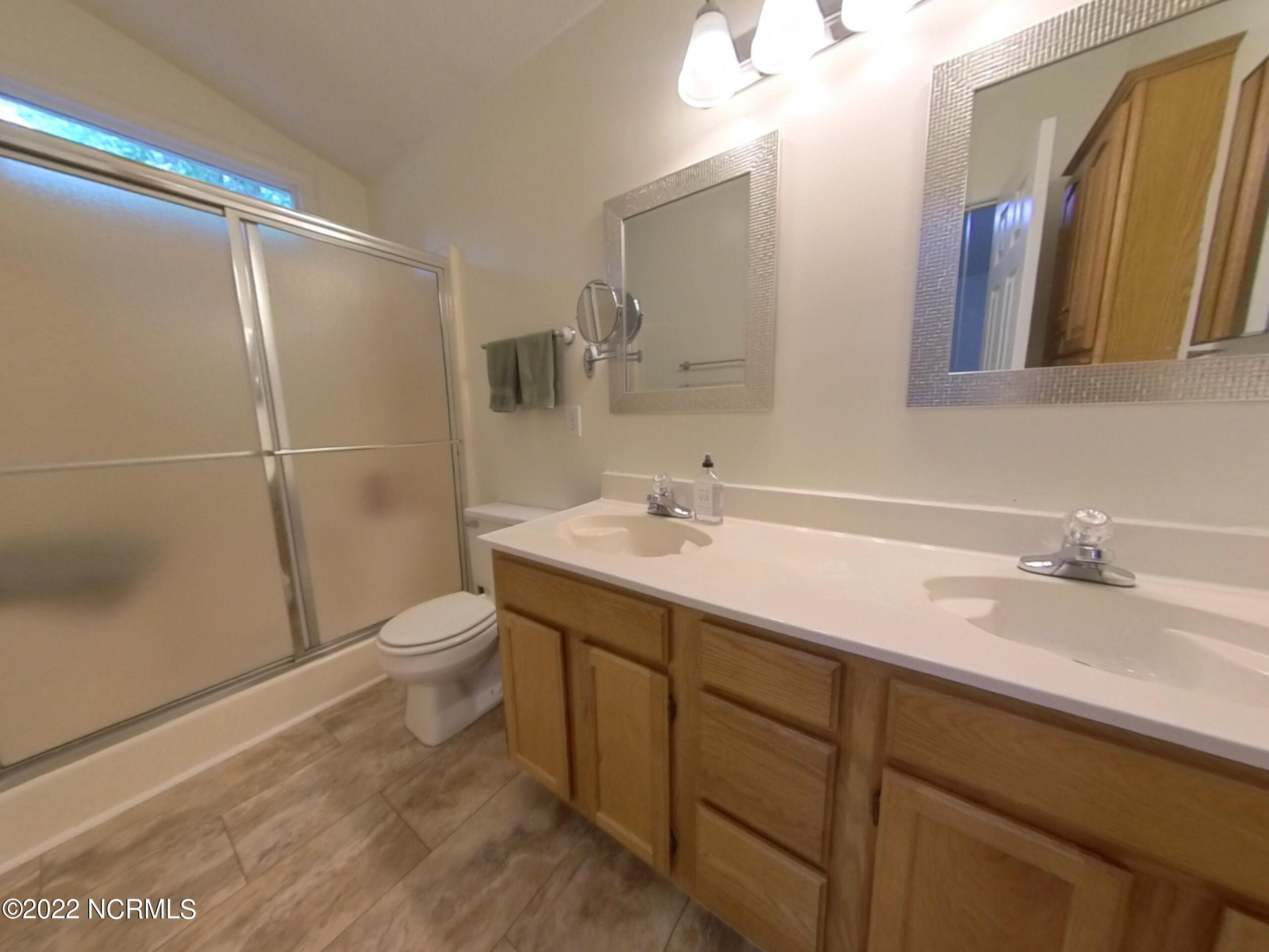 447 Deer Path Calabash, NC 28467 - Photo 35 of 55 Master Bathroom