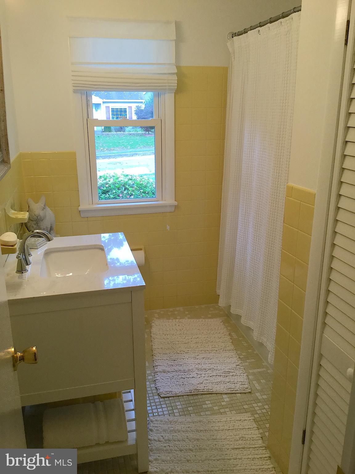 108 Lynbrook Road Paoli, PA 19301 - Photo 19 of 29 Full bathroom