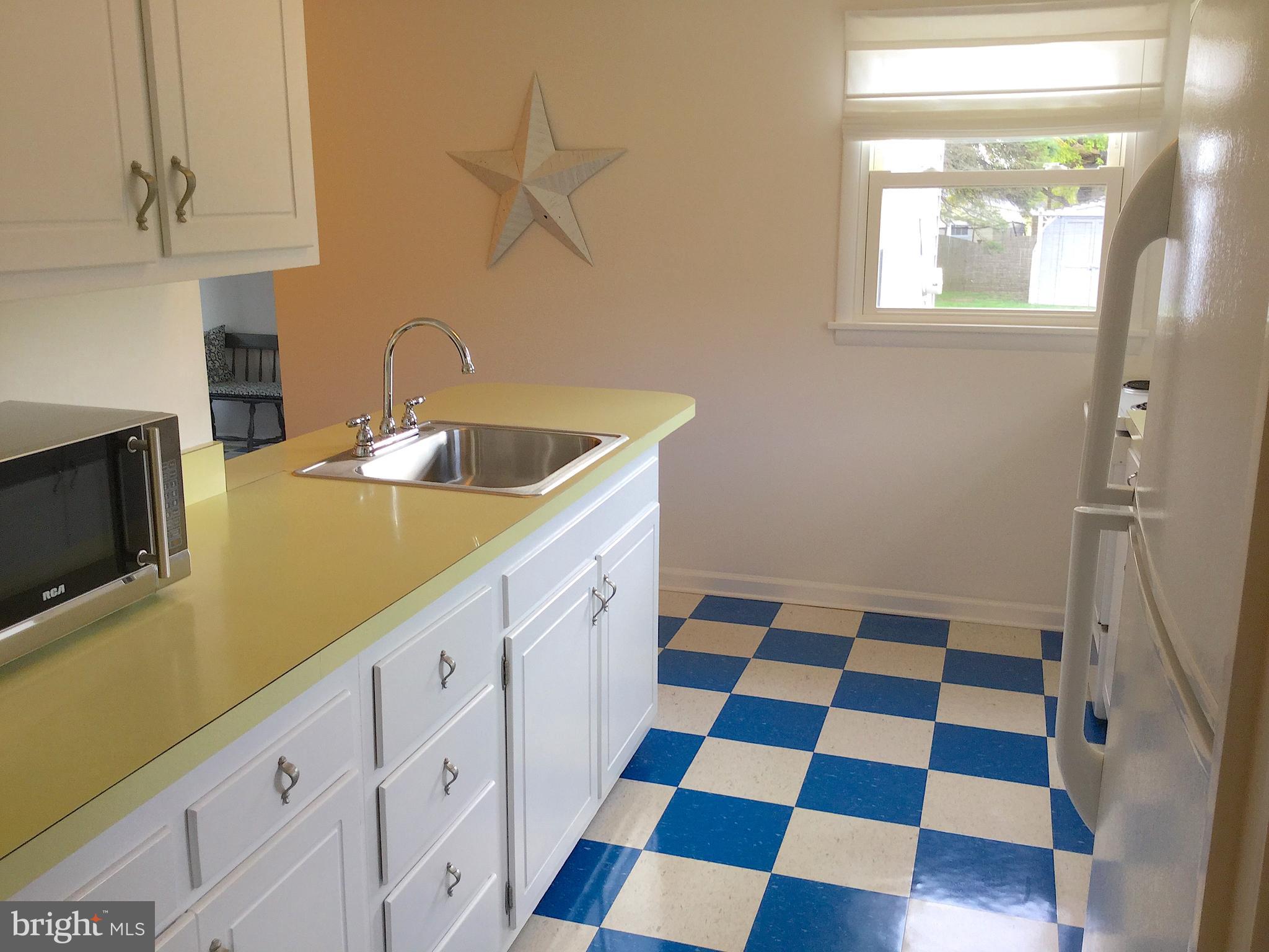 108 Lynbrook Road Paoli, PA 19301 - Photo 7 of 29 Kitchen
