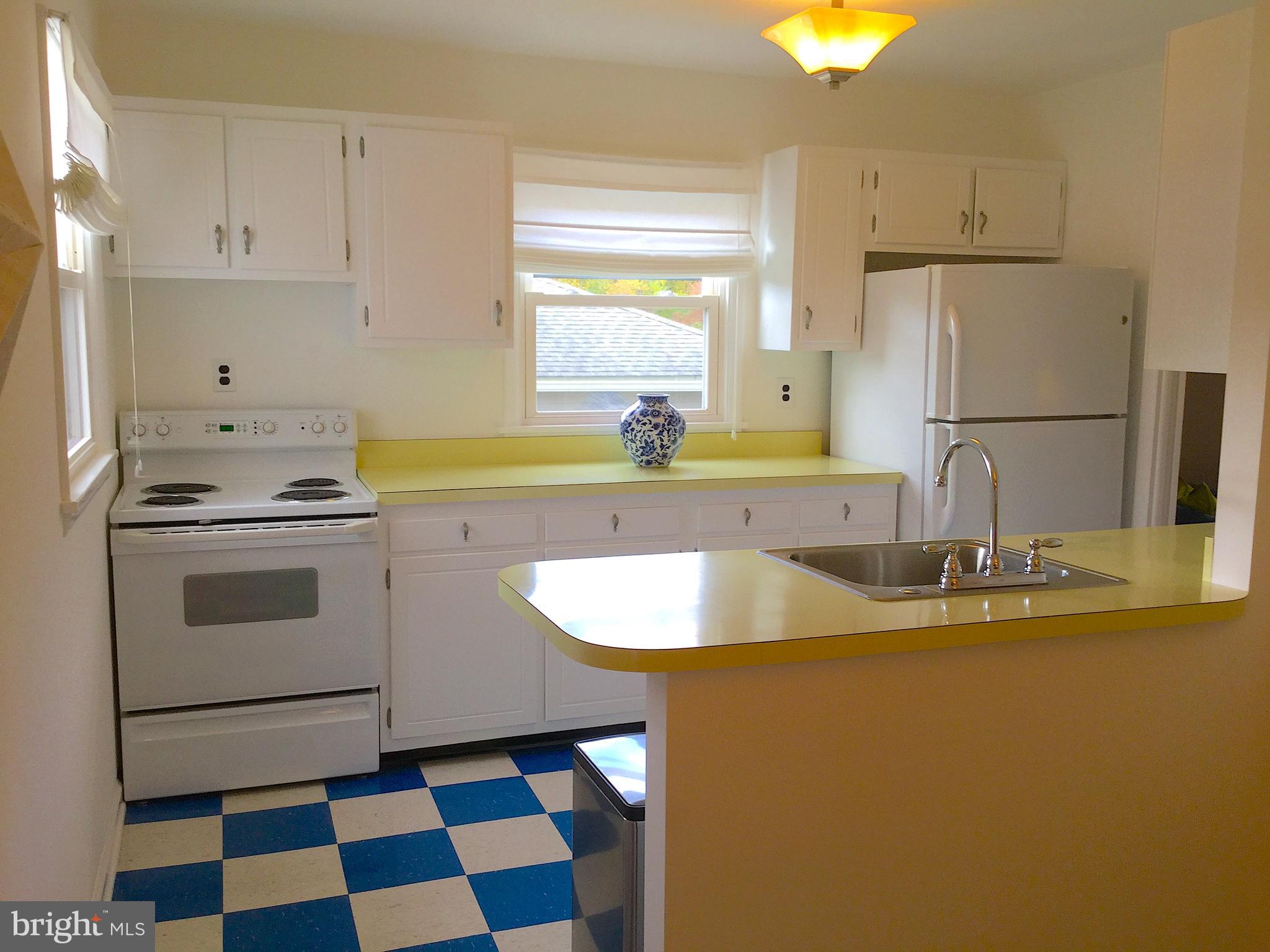 108 Lynbrook Road Paoli, PA 19301 - Photo 8 of 29 Kitchen