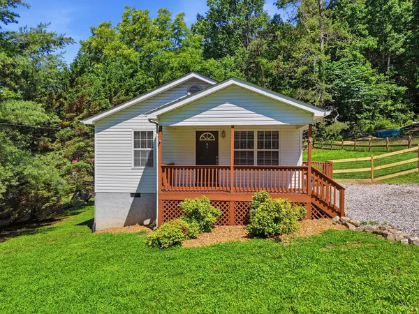 $254,800 | 617 Bradley Avenue, LaFayette, GA 30728