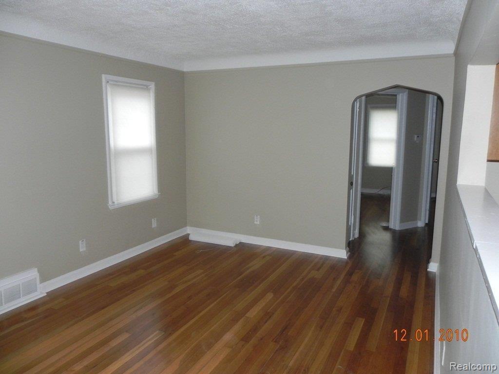 12865 Riad Street Detroit, MI 48224 - Photo 3 of 11 DSCN5193