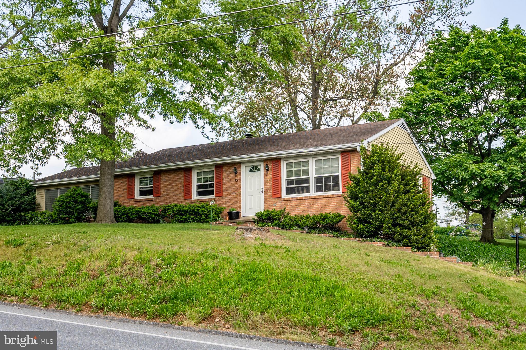 43 South Penryn Road Manheim, PA 17545 - Photo 4 of 44