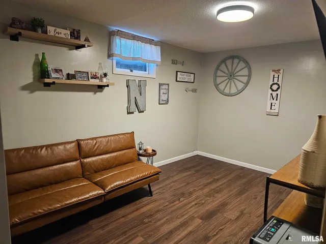 $324,900 | 1955 East 2700 North Road, Blue Mound, IL 62513