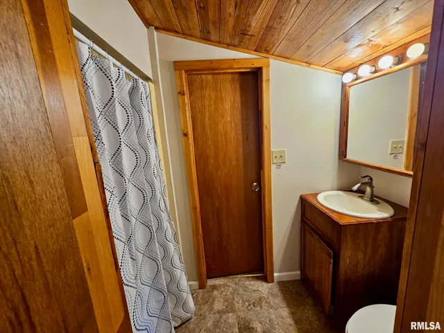 $324,900 | 1955 East 2700 North Road, Blue Mound, IL 62513