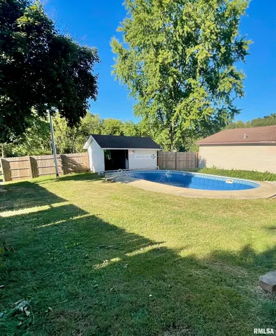 $324,900 | 1955 East 2700 North Road, Blue Mound, IL 62513