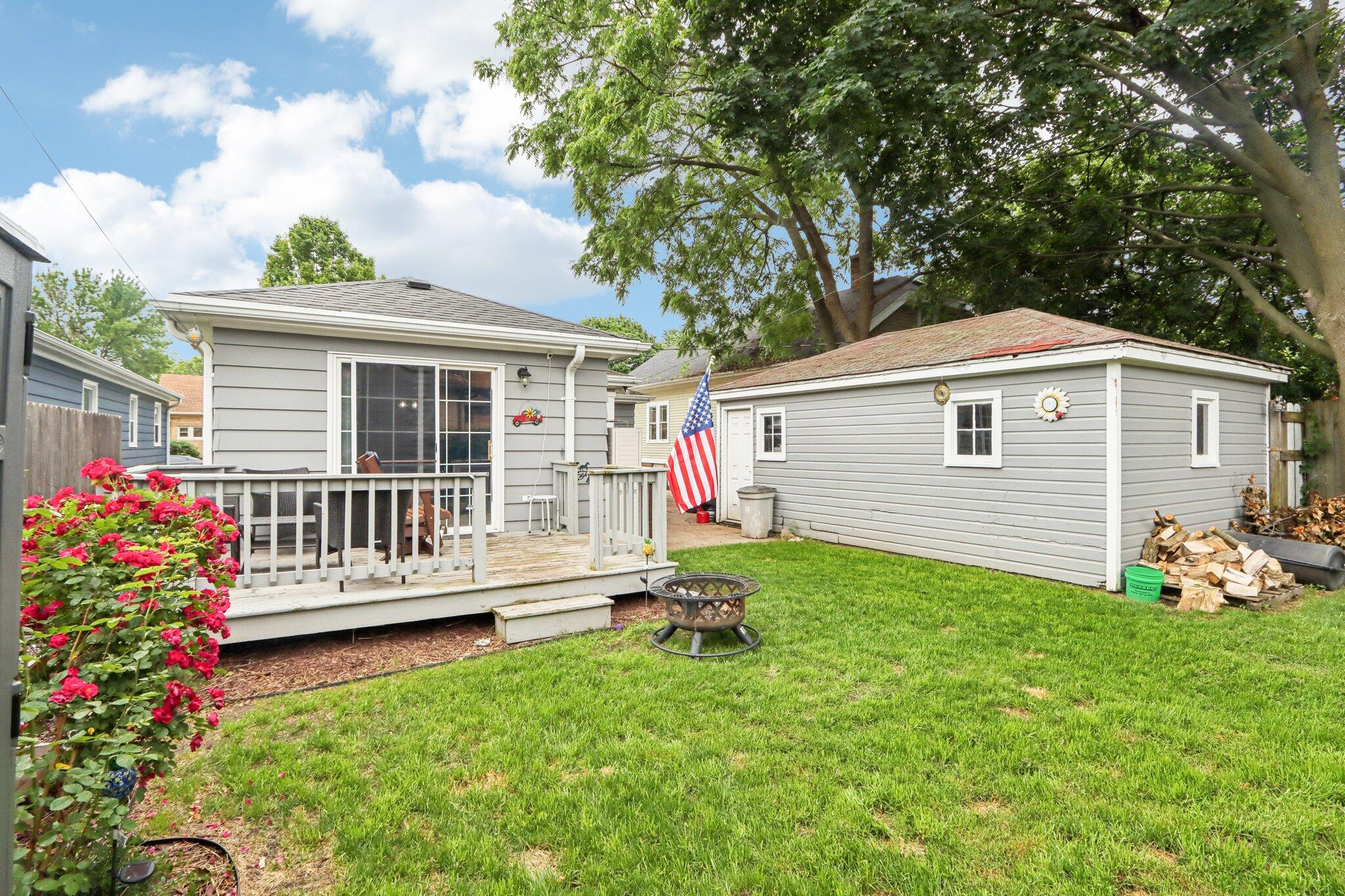 1104 Lathrop Avenue Racine, WI 53405 - Photo 20 of 22 40-web-or-mls-Lathrop Ave-S2606-040
