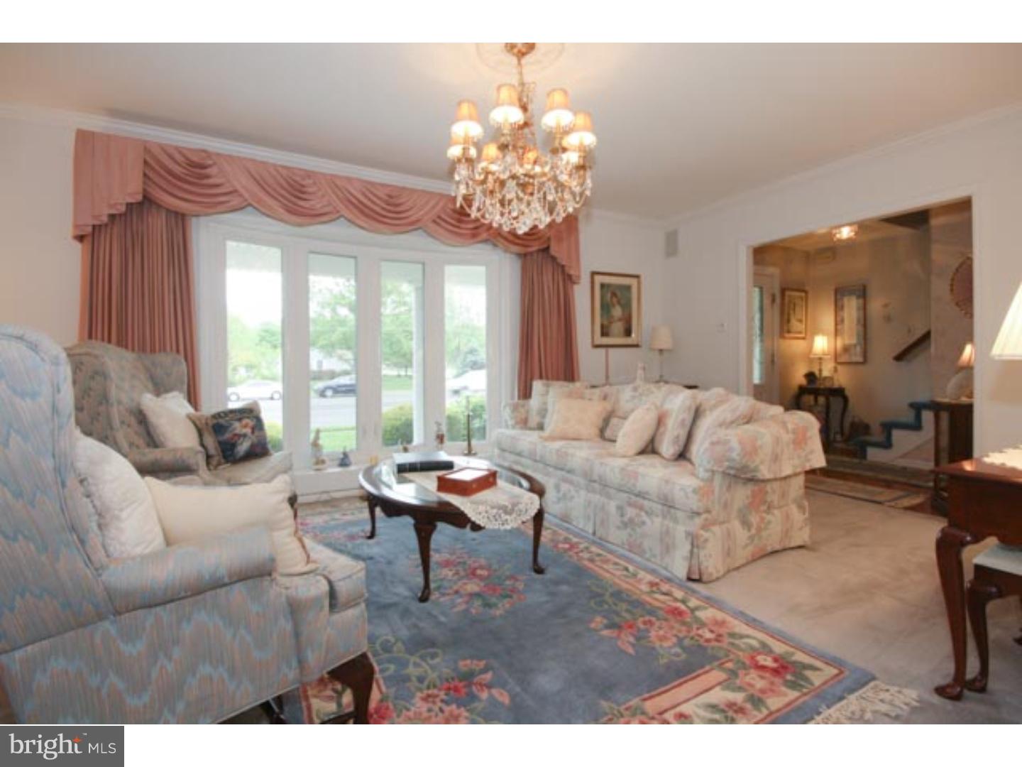 115 Pump Branch Road Berlin, NJ 08009 - Photo 19 of 25 Living Room