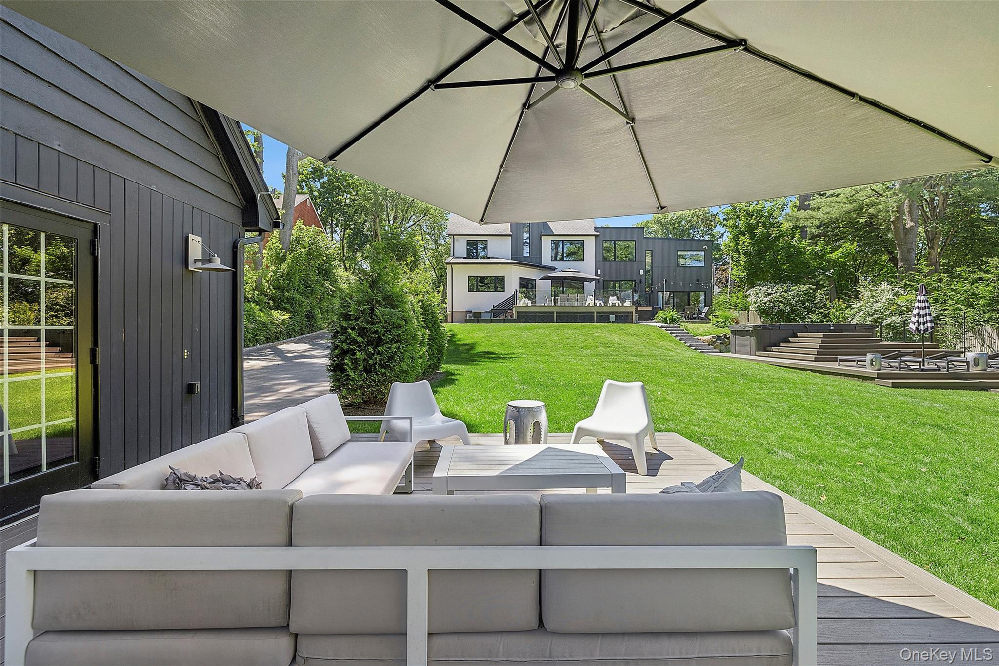 112 Huntington Road Port Washington, NY 11050 - Photo 23 of 25