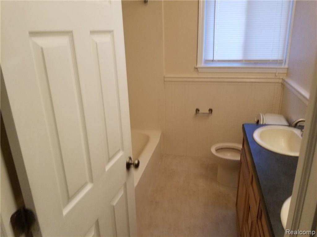23171 Tuck Road Farmington Hills, MI 48336 - Photo 17 of 31
