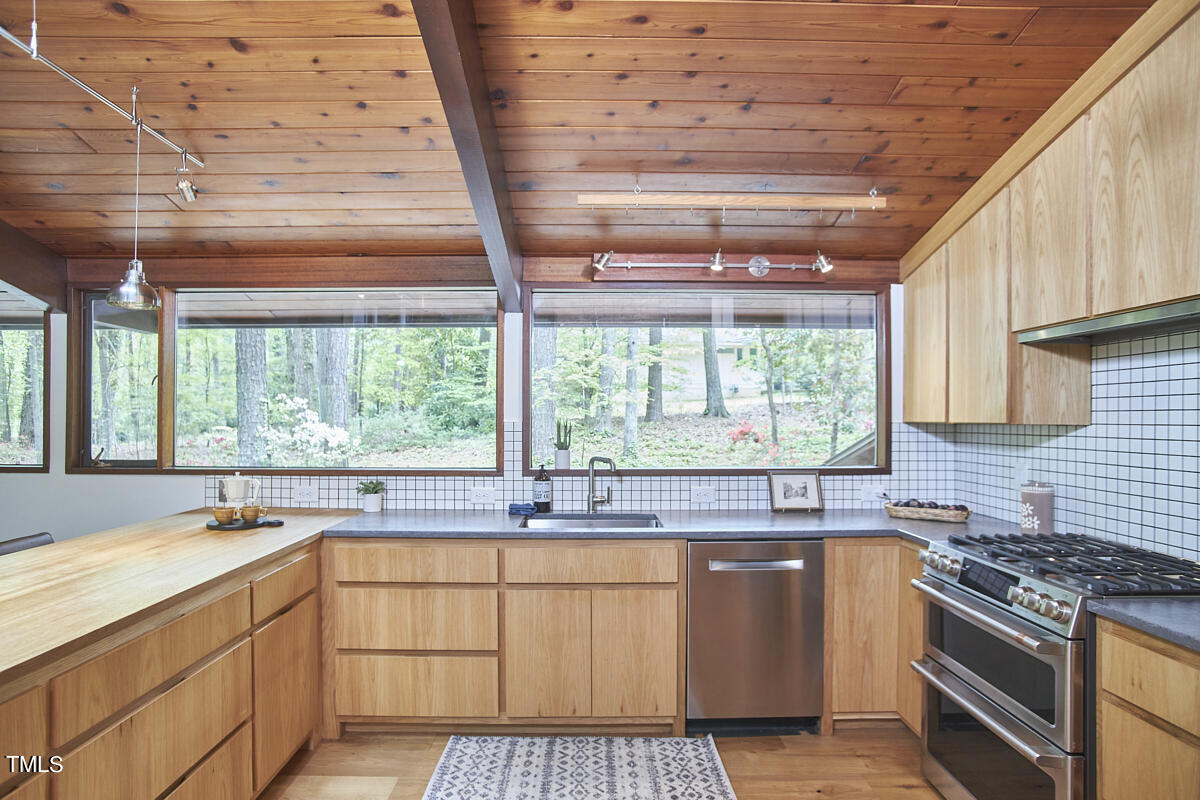 3524 Rugby Road Durham, NC 27707 - Photo 17 of 50 041