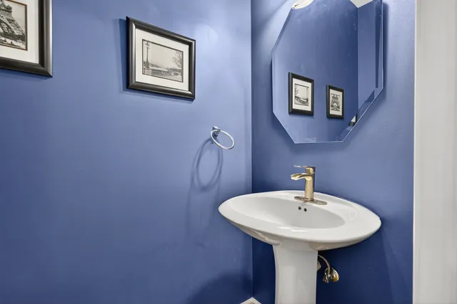 $349,900 | 34-w655 Roosevelt Avenue, Unit D, St. Charles, IL 60174