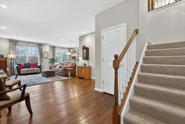 $349,900 | 34-w655 Roosevelt Avenue, Unit D, St. Charles, IL 60174