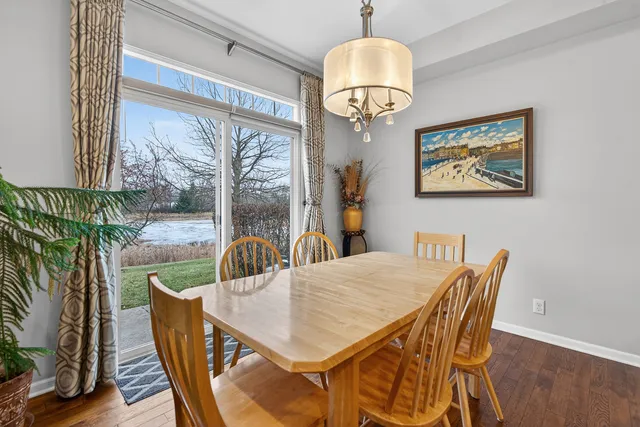 $349,900 | 34-w655 Roosevelt Avenue, Unit D, St. Charles, IL 60174