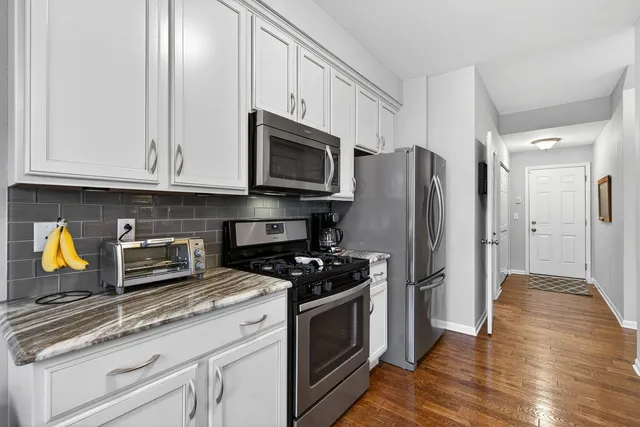 $349,900 | 34-w655 Roosevelt Avenue, Unit D, St. Charles, IL 60174