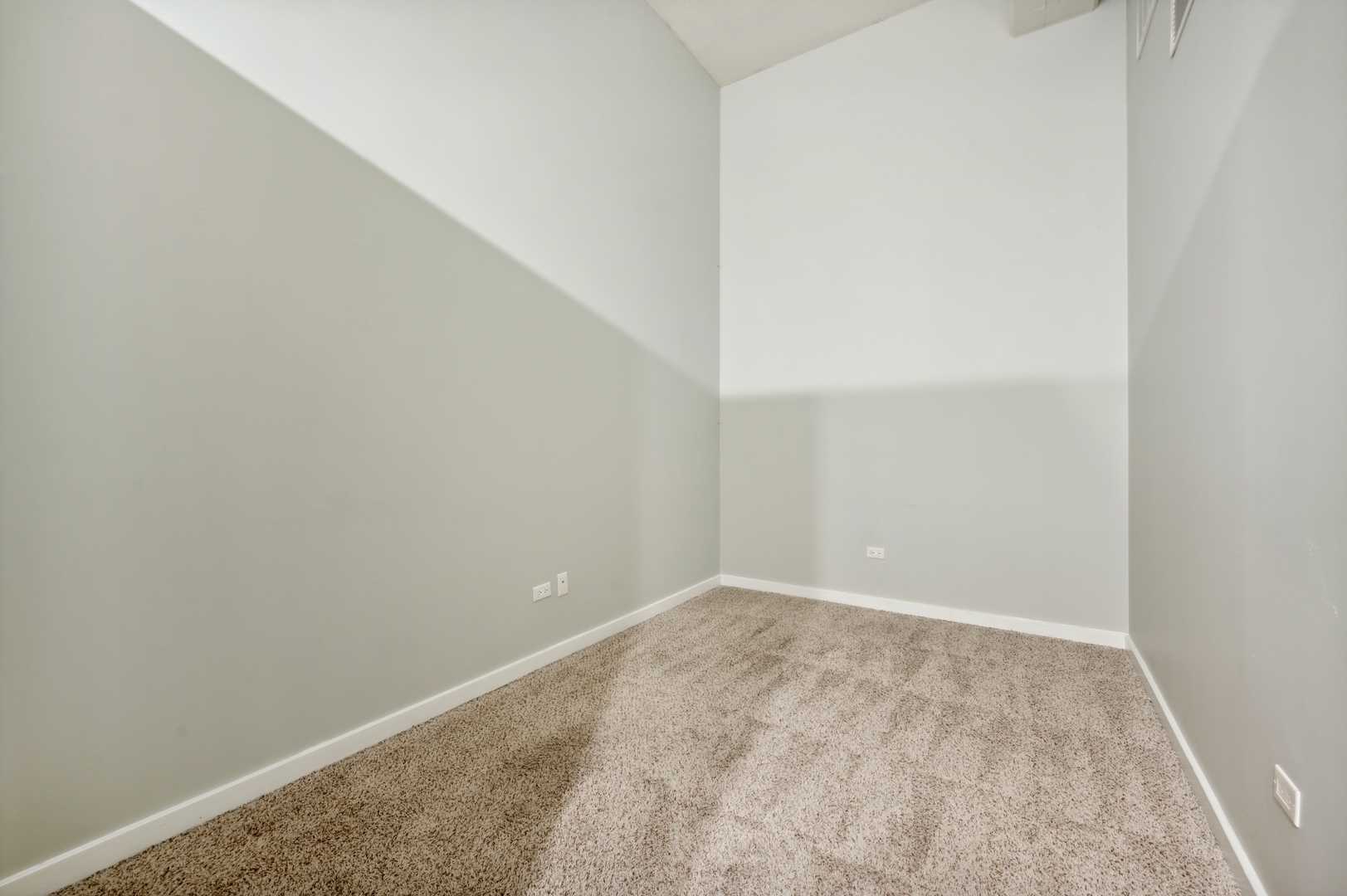1224 West Van Buren Street, Unit 300 Chicago, IL 60607 - Photo 12 of 18 a view of room