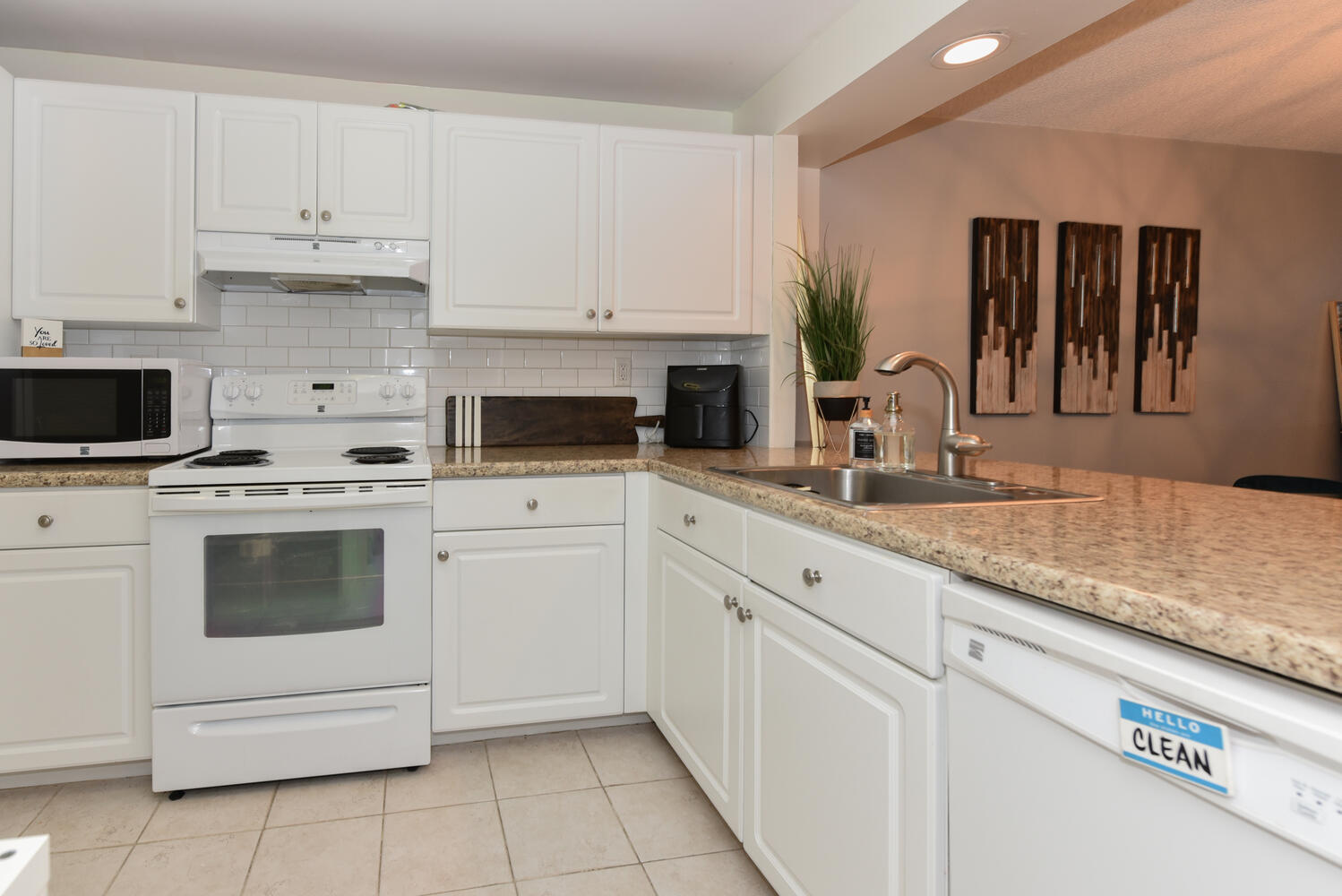 4 Royal Palm Way, Unit 504 Boca Raton, FL 33432 - Photo 9 of 25 Kitchen 3