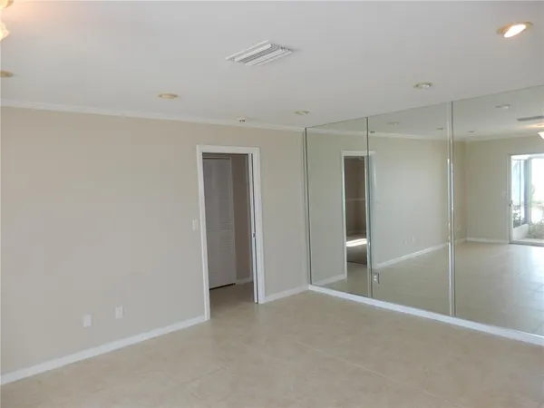 $5,500 | 337 1st Street West, Tierra Verde, FL 33715