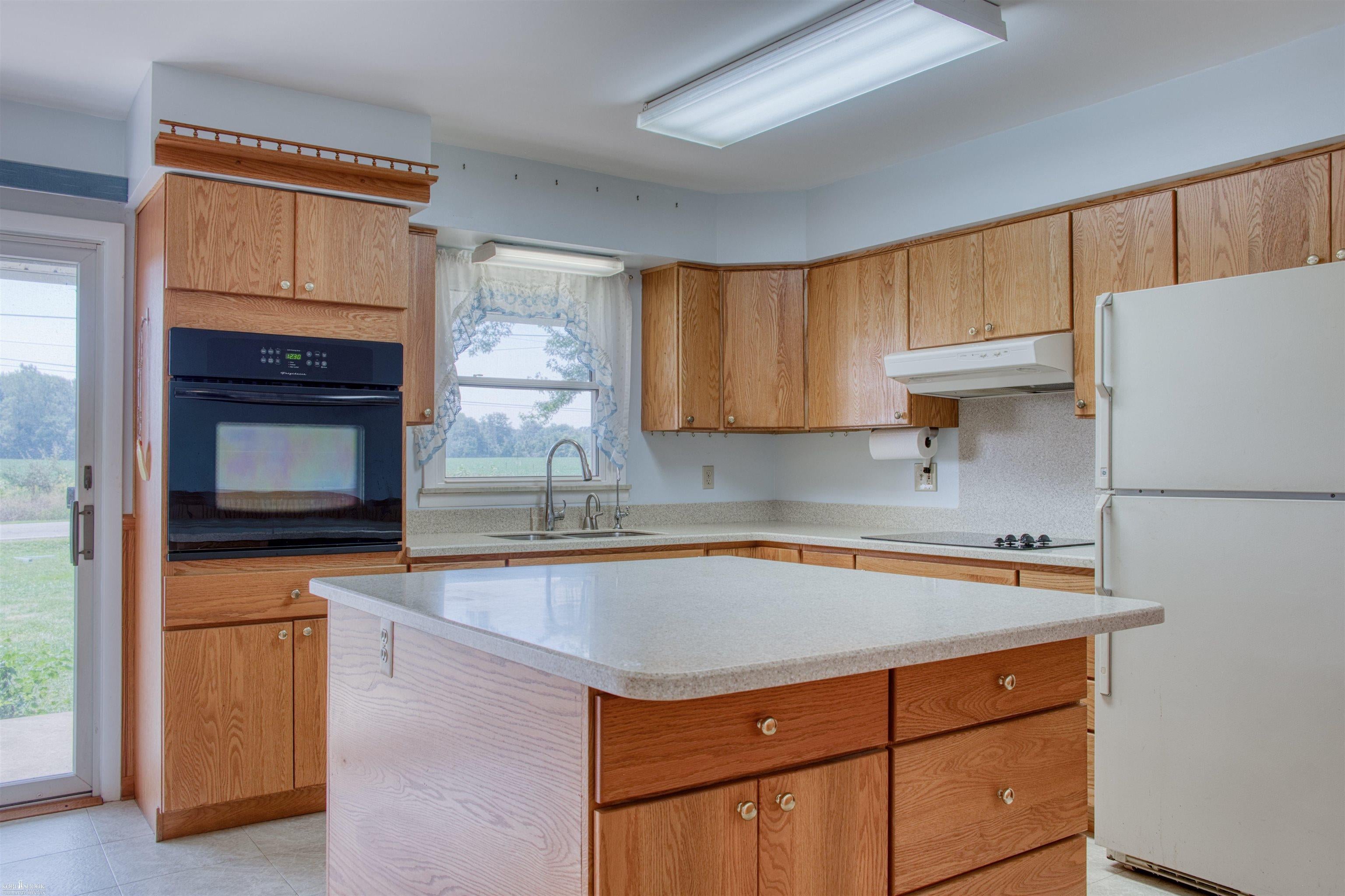 2470 Lyons Road Owosso, MI 48867 - Photo 3 of 33 Gallery Image 3