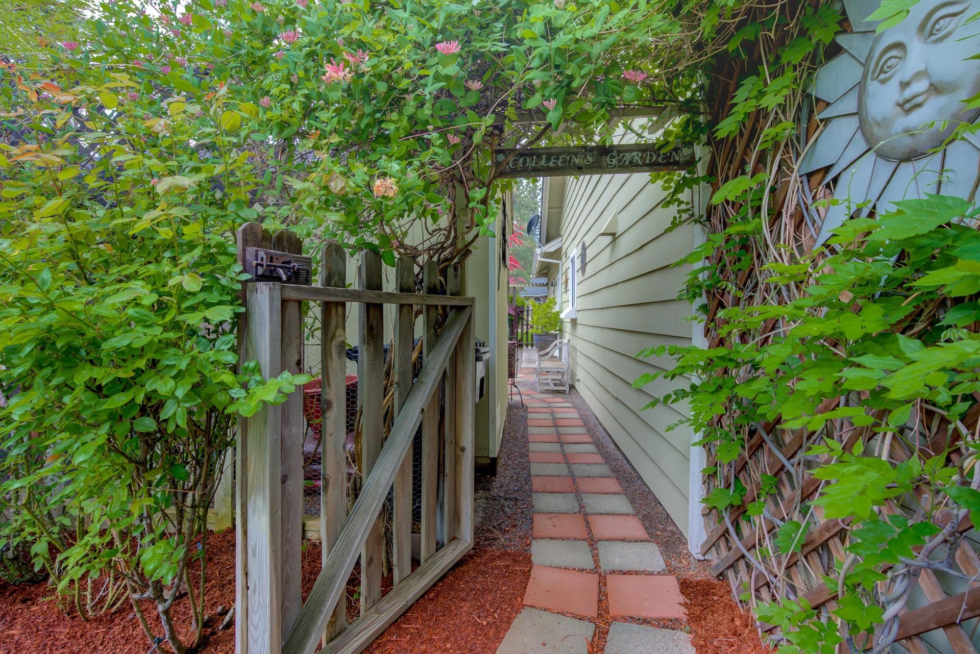 17501 Grizzly Den Road Weed, CA 96094 - Photo 36 of 50 Gallery Image 36