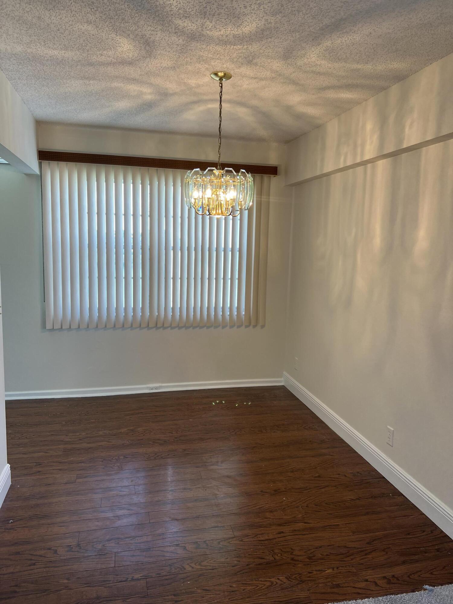 116 Brighton C, Unit 116 Boca Raton, FL 33434 - Photo 4 of 16 DINING AREA