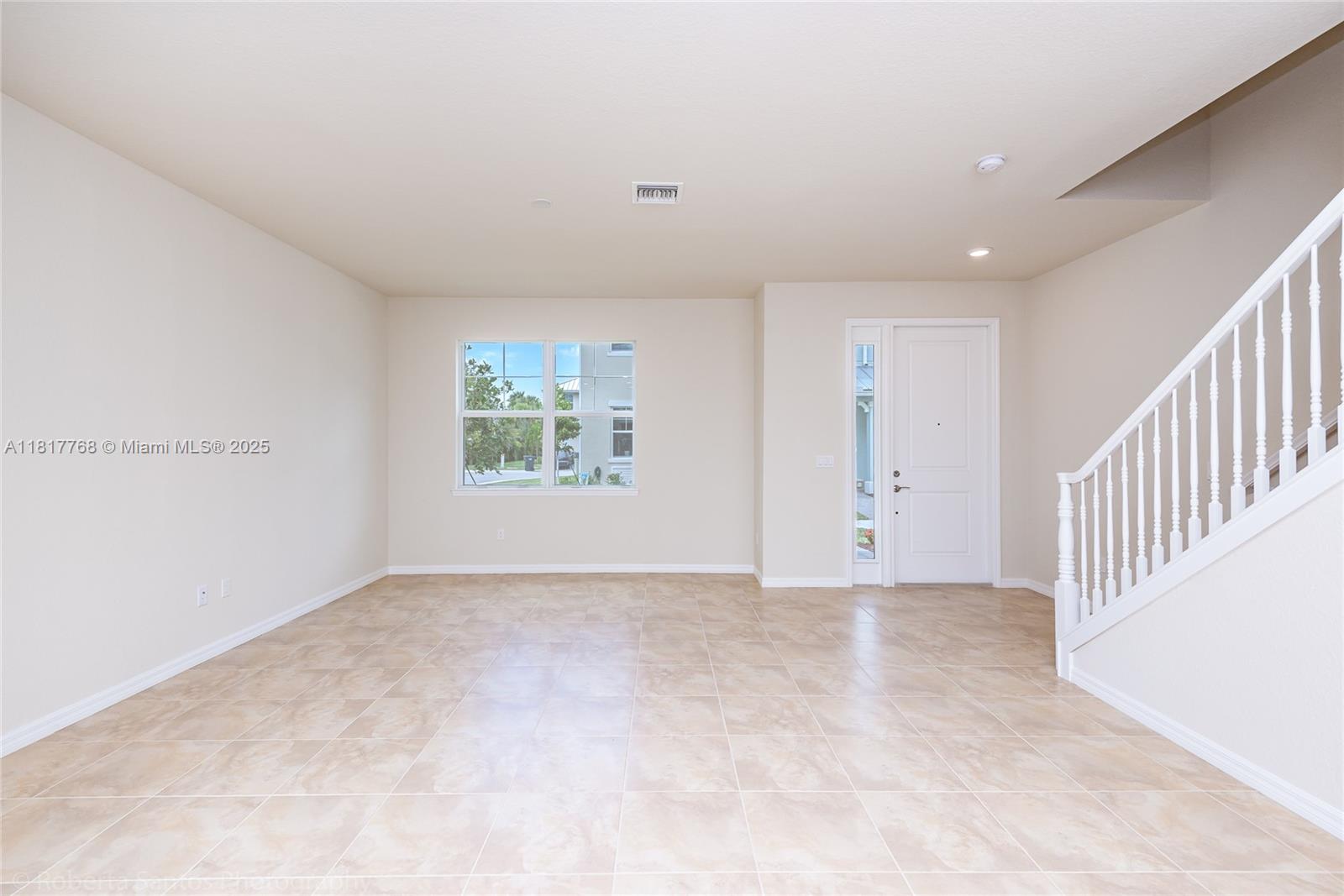 1040 Eucalyptus Drive, Unit 6 Hollywood, FL 33021 - Photo 16 of 41 a view of an empty room with a window
