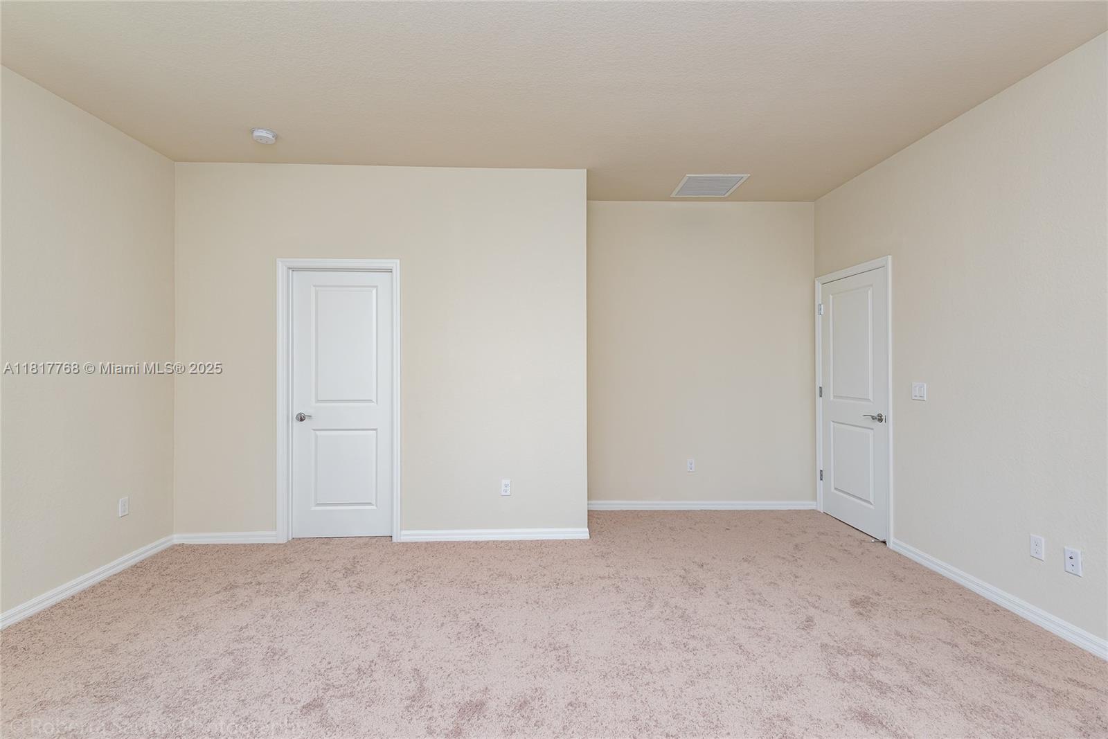1040 Eucalyptus Drive, Unit 6 Hollywood, FL 33021 - Photo 22 of 41 a view of an empty room