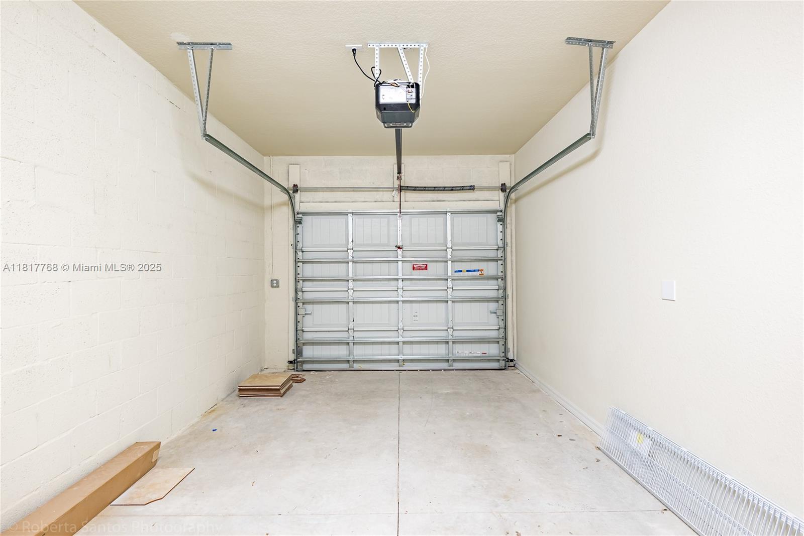 1040 Eucalyptus Drive, Unit 6 Hollywood, FL 33021 - Photo 29 of 41 a view of a garage