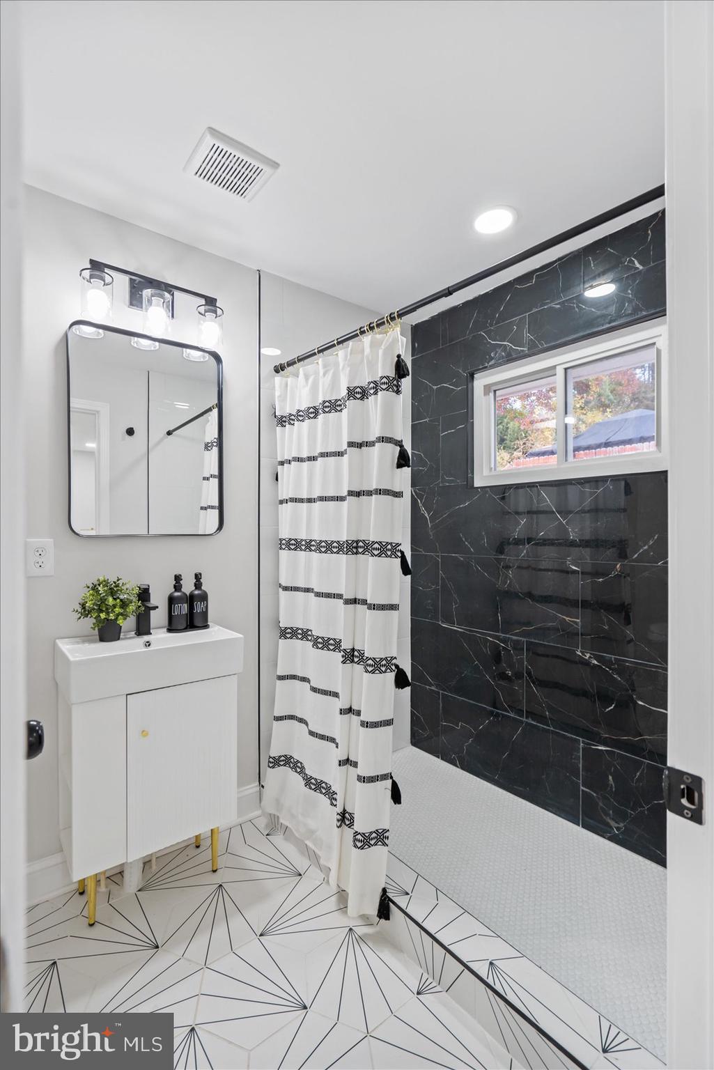 5000 Anthony Avenue Baltimore, MD 21206 - Photo 25 of 45 primary suite bathroom