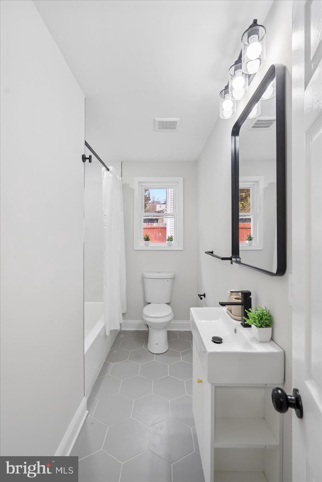 5000 Anthony Avenue Baltimore, MD 21206 - Photo 30 of 45 hallway bathroom