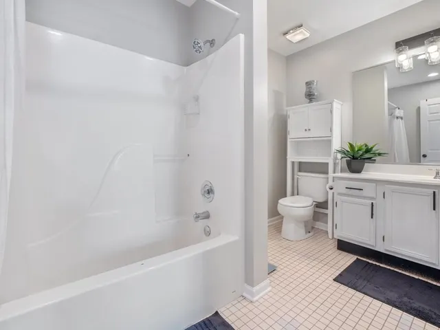 $199,500 | 304 Nautical Way, Unit D, Elgin, IL 60123