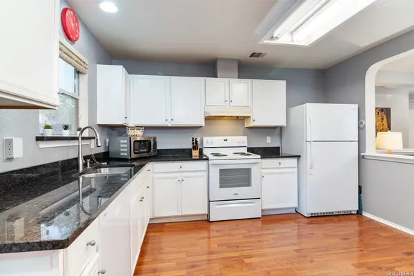 $1,595 | 14726 Bluemist Pass, San Antonio, TX 78247