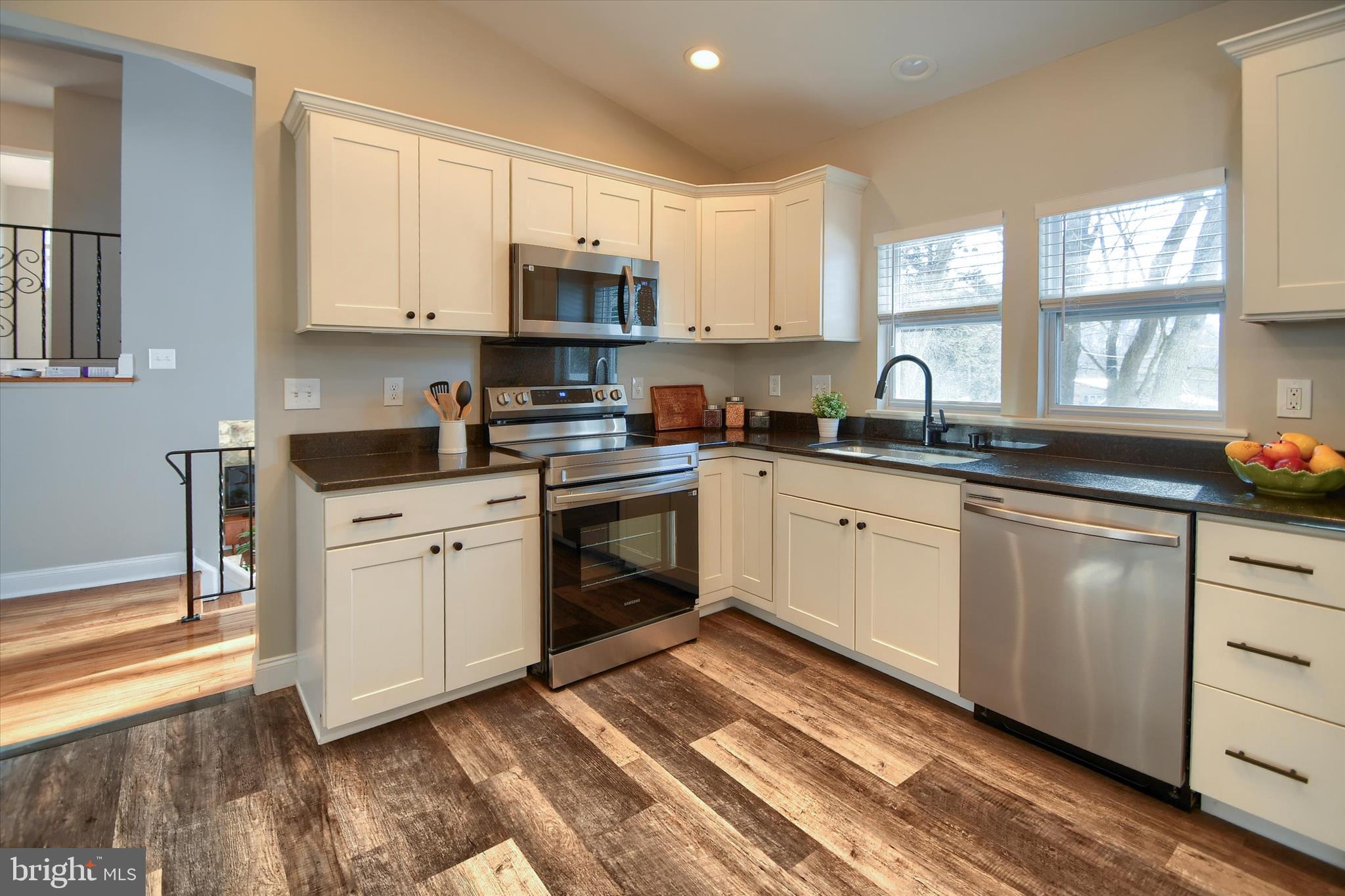 958 Longview Road King of Prussia, PA 19406 - Photo 14 of 48