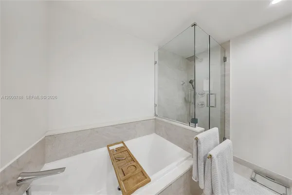 $5,350 | 488 Northeast 18th Street, Unit 1711, Miami, FL 33132