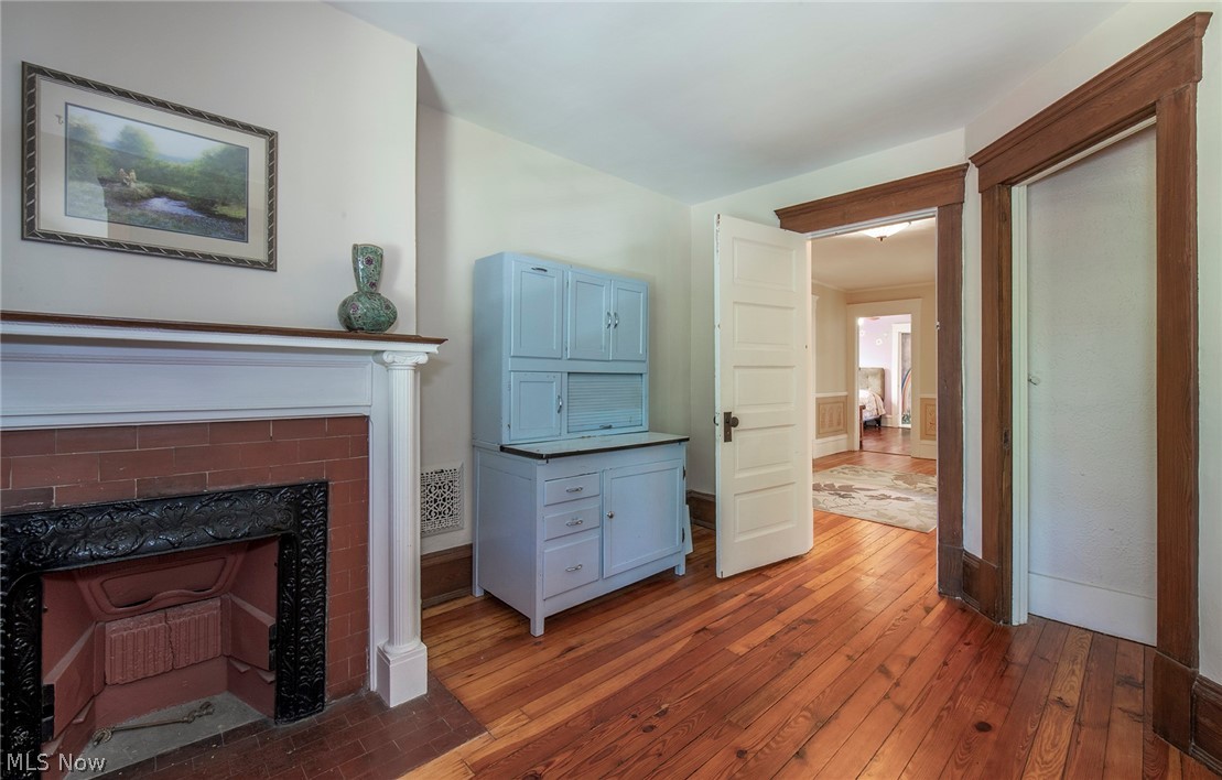 2965 Hampshire Road Cleveland, OH 44118 - Photo 20 of 35 Gallery Image 20