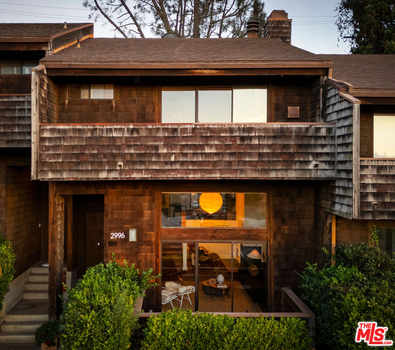 2996 Hyperion Avenue Los Angeles, CA 90027 - Photo 2 of 40 a view of building with outdoor space