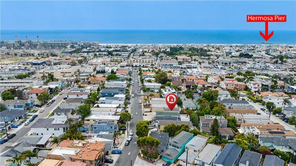 $1,399,000 | 1049 3rd Street, Hermosa Beach, CA 90254