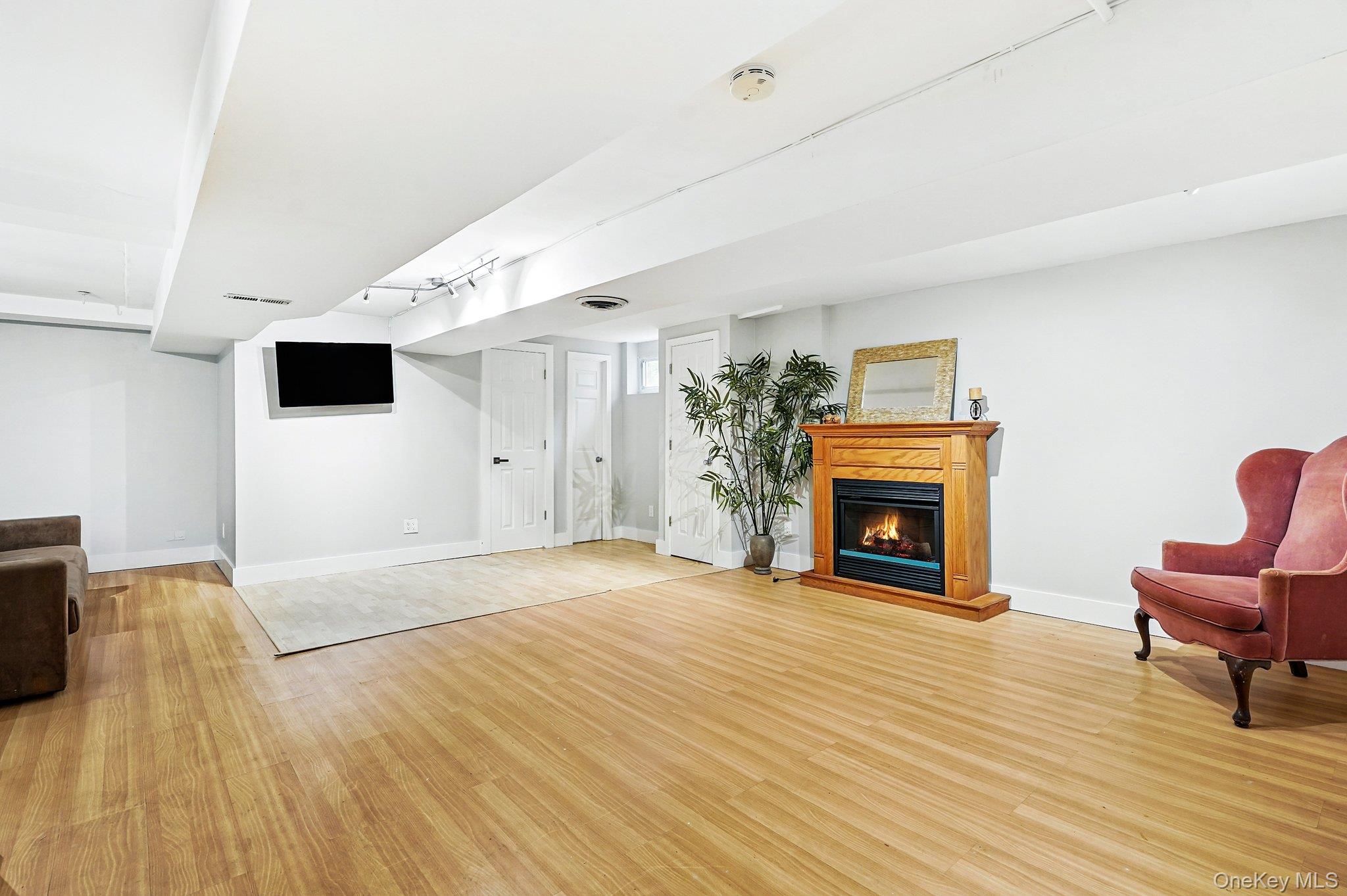 45 Rugby Road New Rochelle, NY 10804 - Photo 22 of 39 Gallery Image 22