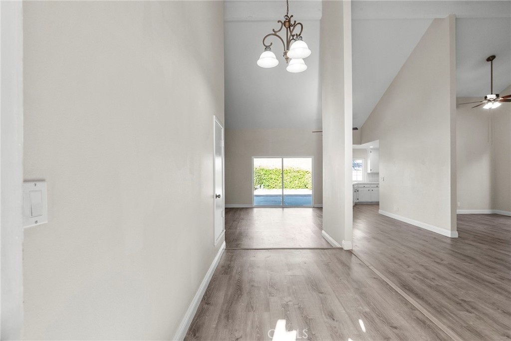 2227 Timberlane Avenue Simi Valley, CA 93063 - Photo 5 of 39