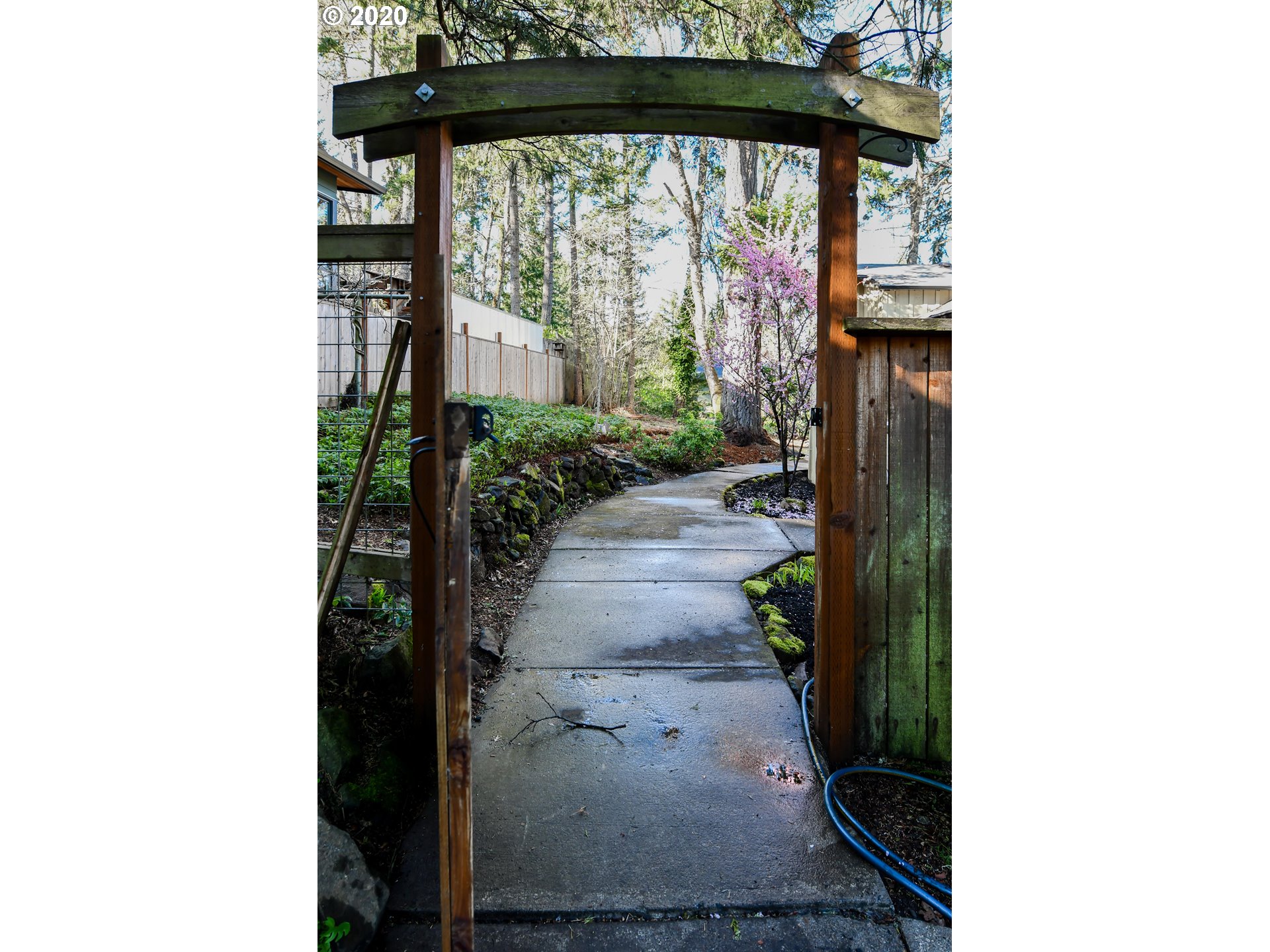 4980 Fox Hollow Road Eugene, OR 97405 - Photo 3 of 32 Gallery Image 3
