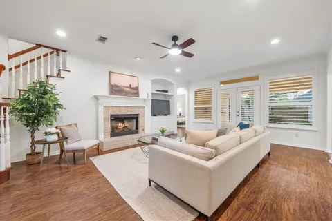 $975,000 | 5100 Hadle Cove, Austin, TX 78730