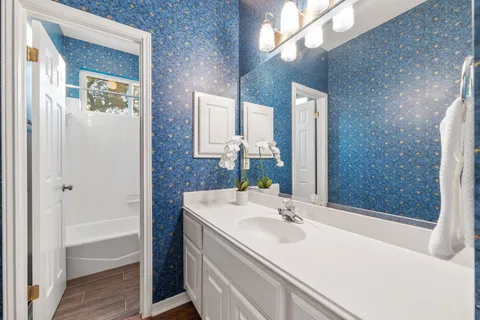 $975,000 | 5100 Hadle Cove, Austin, TX 78730