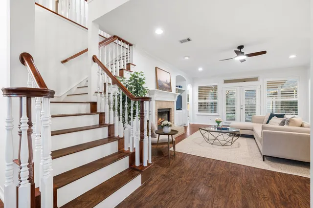 $975,000 | 5100 Hadle Cove, Austin, TX 78730